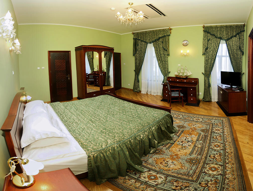Hotel Star Mukacheve Exterior foto